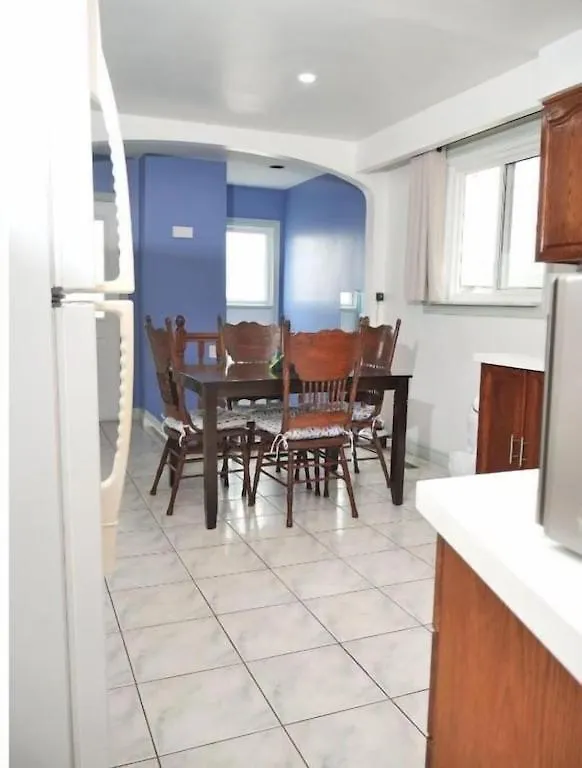 Holiday home Raised Bungalo Villa Toronto