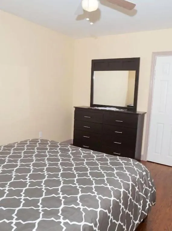 Holiday home Raised Bungalo Villa Toronto Canada